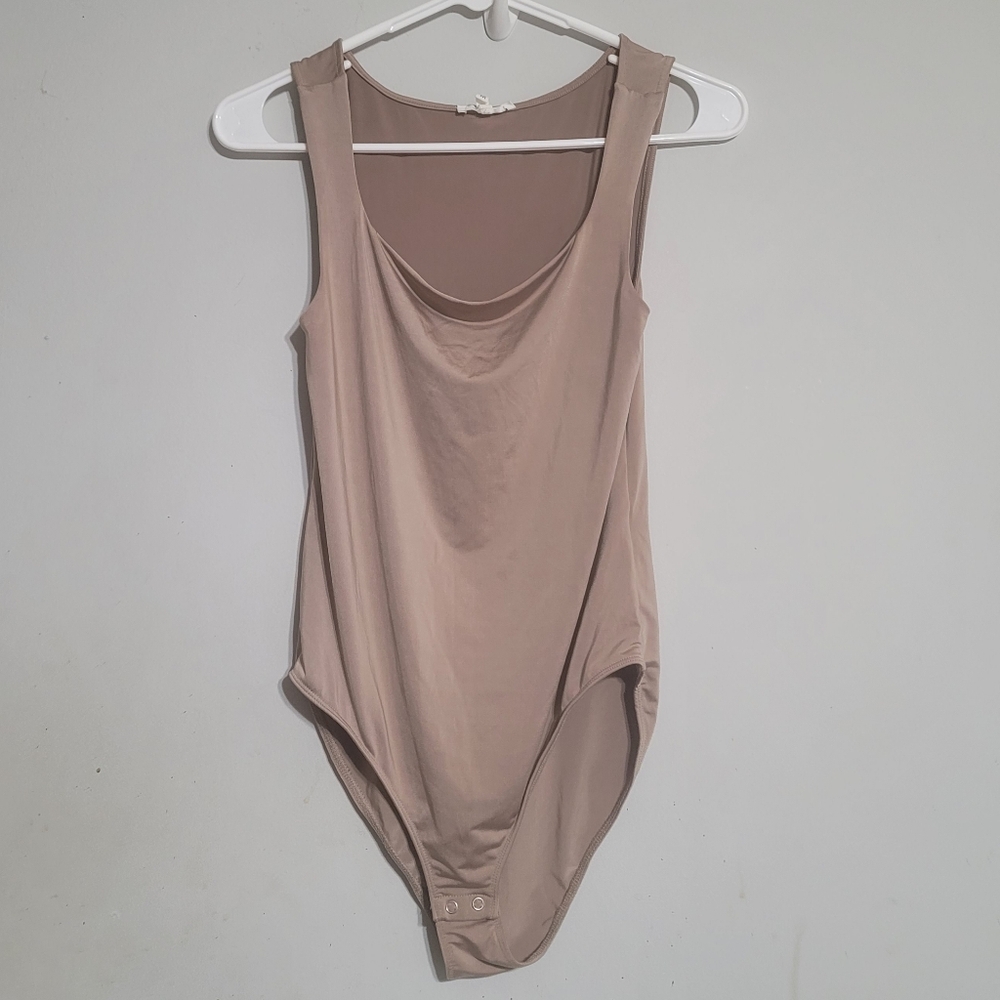 Maurices Nude Beige Bodysuit Size‎ Small Stretchy Snap Bottom